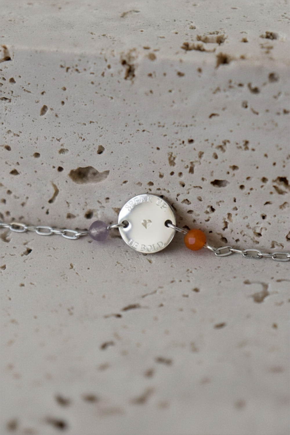 Speak up be bold armband zilver